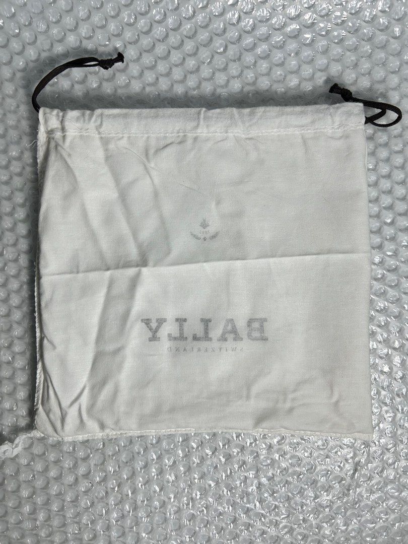 BALLY Switzerland Small Dust Bag (Category: Luxury Bags & Wallets) located in Quezon City. Submitted by jjsurplus_23 (Listing ID 1350146119, Image 3). Description: L 9" W 9.5".
