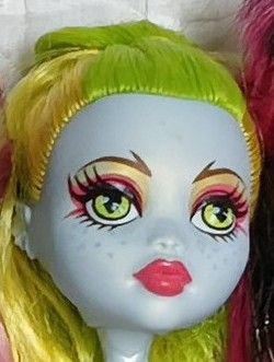 Batch 2 - Monster High Doll Head Only (Category: Figurines & Statues) located in Liloan. Submitted by dreamydollsph (Listing ID 1350100828, Image 1). Description: Batch 1 - Monster High Doll Head Only Price Range 👉 350-850 astranova - 250.