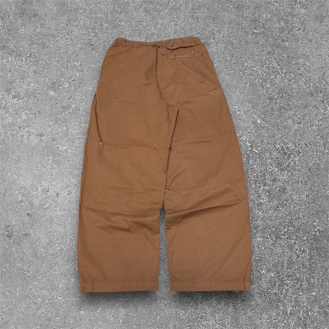 BERSHKA's Copper Brown Extra Wide Pants (Category: Trousers) located in San Pedro. Submitted by karluash (Listing ID 1350184570, Image 3). Description: Waist: 28 inches Length: 40 inches Leg Opening: 9.8 inches (almost 10 inches) Flaws: none (like-new condition).
