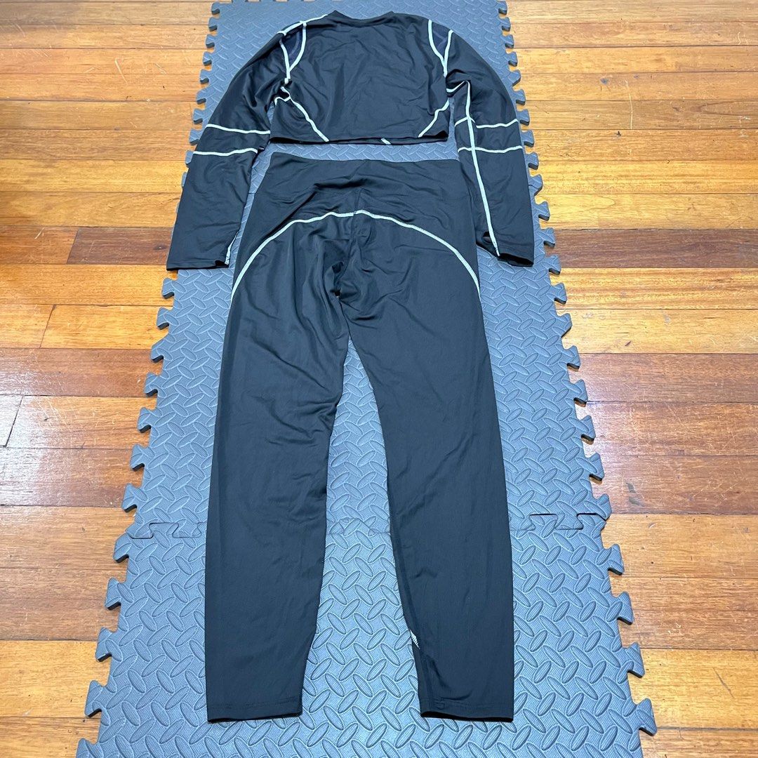 Black Long Sleeve Shein Workout Set 11 (Category: Activewear) located in Pasig City. Submitted by annaagra (Listing ID 1350133786, Image 2). Description: Black Long Sleeve Workout Set #11 -sold as set (long sleeve crop top & leggings) -size medium -used once or twice for youtube workout video -no padding -pm me for more photos -location: Pasig -buyer will shoulder delivery fee .
