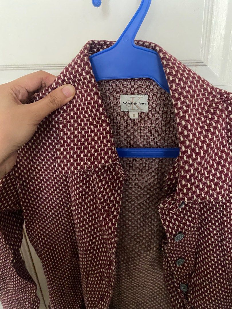 Calvin Klein (Category: Longsleeves) located in Makati City. Submitted by che003 (Listing ID 1350099256, Image 2). Description: RFS: Decluterring.