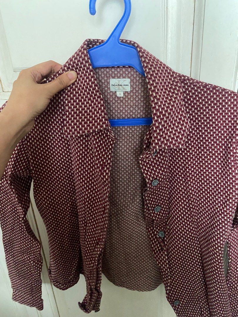 Calvin Klein (Category: Longsleeves) located in Makati City. Submitted by che003 (Listing ID 1350099256, Image 1). Description: RFS: Decluterring.