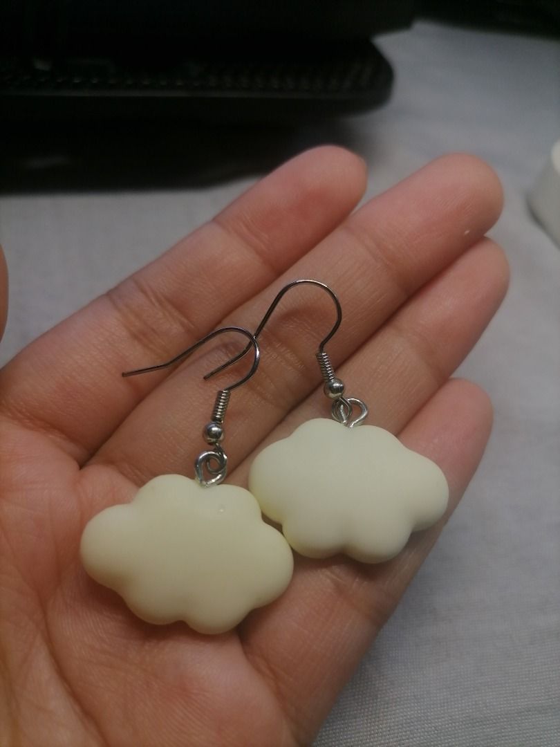Cloud Dangle Earrings (Category: Earrings) located in Muntinlupa City. Submitted by dmgdbee (Listing ID 1350138361, Image 1). Description: .