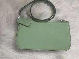 (Category: ) located in . Submitted by mamypreloved (Listing ID 1350131944, Image 1). Description: .