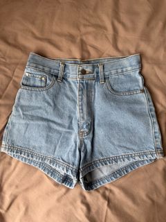 (Category: ) located in . Submitted by lovestringph (Listing ID 1350101983, Image 1). Description: .