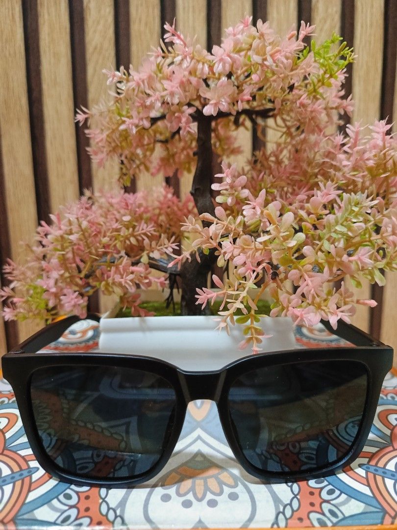 Eye glasses (Category: Looking For) located in Manila. Submitted by carolgaza14 (Listing ID 1350202617, Image 2). Description: Brand New Assorted fashion eye glasses 80-150Php.
