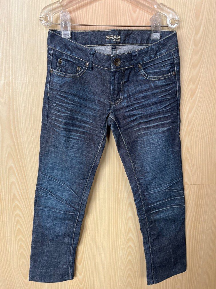 GRAB denim (Category: Jeans) located in Pasig City. Submitted by gjoconcepcion (Listing ID 1350102081, Image 1). Description: GRAB denim/pantalon. Low waist. Ganda ng kulay. Adjusted na ang length to my height. Hindi na kasya. bihira ko ito isuot pang malling lang. Nakatambak na lang kaseh di na kasya..