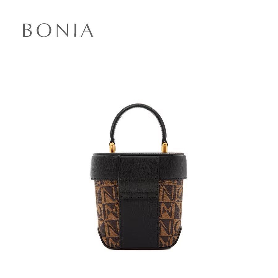 Hangbag (Category: Bags & Wallets) located in Johor Bahru. Submitted by bymiiii (Listing ID 1350148521, Image 3). Description: Bonia Black Venice Monogram Petite Crossbody Bag Pay by transfer only not thru carousell pls Delivery RM6.