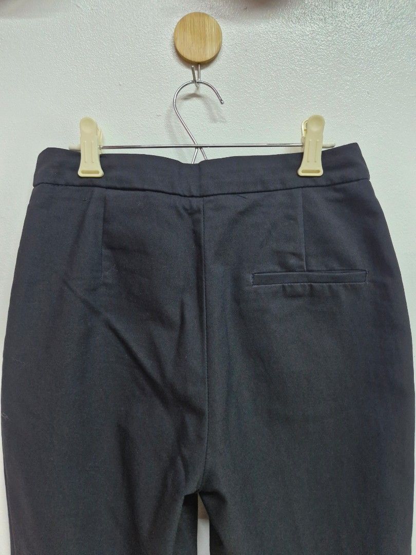 H&M Black Trousers (Category: Other Bottoms) located in Rizal. Submitted by urtmd (Listing ID 1350097966, Image 2). Description: W26 L33.5 Faux back pocket with slit.