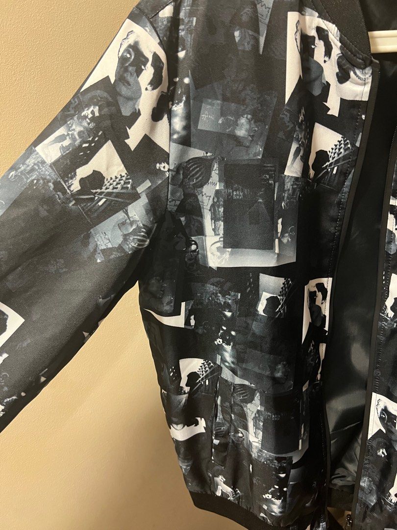 Jacket (Category: Coats, Jackets and Outerwear) located in Singapore. Submitted by night_337 (Listing ID 1350214319, Image 4). Description: Have never worn it before. Clearing my wardrobe. Non-negotiable. Meet-ups only .