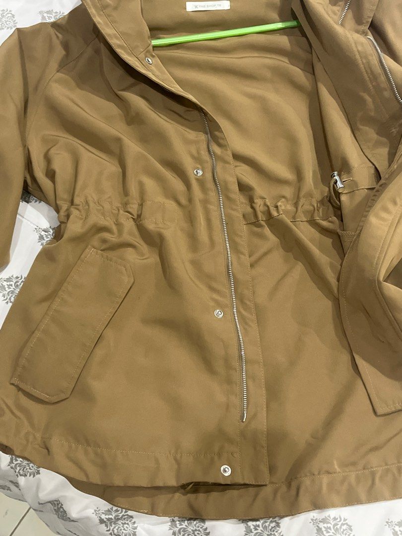Jackets (Category: Coats, Jackets and Outerwear) located in Jitra. Submitted by myrh_ (Listing ID 1350176557, Image 3). Description: p22 labuh depan 23.5 labuh belakang 25.5.
