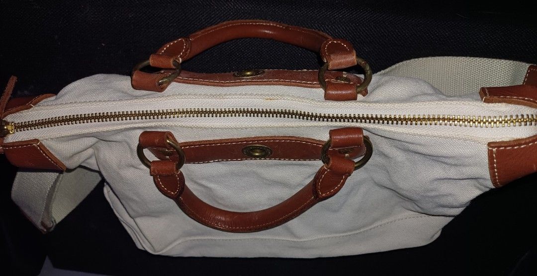Kinoshohampu Canvas/Leather Bag (Category: Tote Bags) located in Kabankalan. Submitted by kleyfit (Listing ID 1350134593, Image 3). Description: 🖤Add only Php50 for SF.
