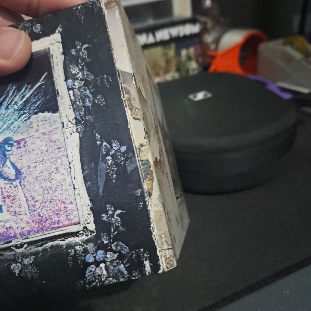 Led Zeppelin - Led Zeppelin IV Deluxe Edition (Category: CDs & DVDs) located in Pasig City. Submitted by john_carlor315 (Listing ID 1350192927, Image 3). Description: Peak zeppelin (halos lahat naman maliban sa last 3 album? May piling kanta na maganda naman) Digipack packaging With scratches both discs, may punit (see picture) Tried and tested gumagana sa laptop MOP: GCash MOD: Grab, Lalamove, any SDD, J&T, LBC medyo pwede Shipping fee shouldere