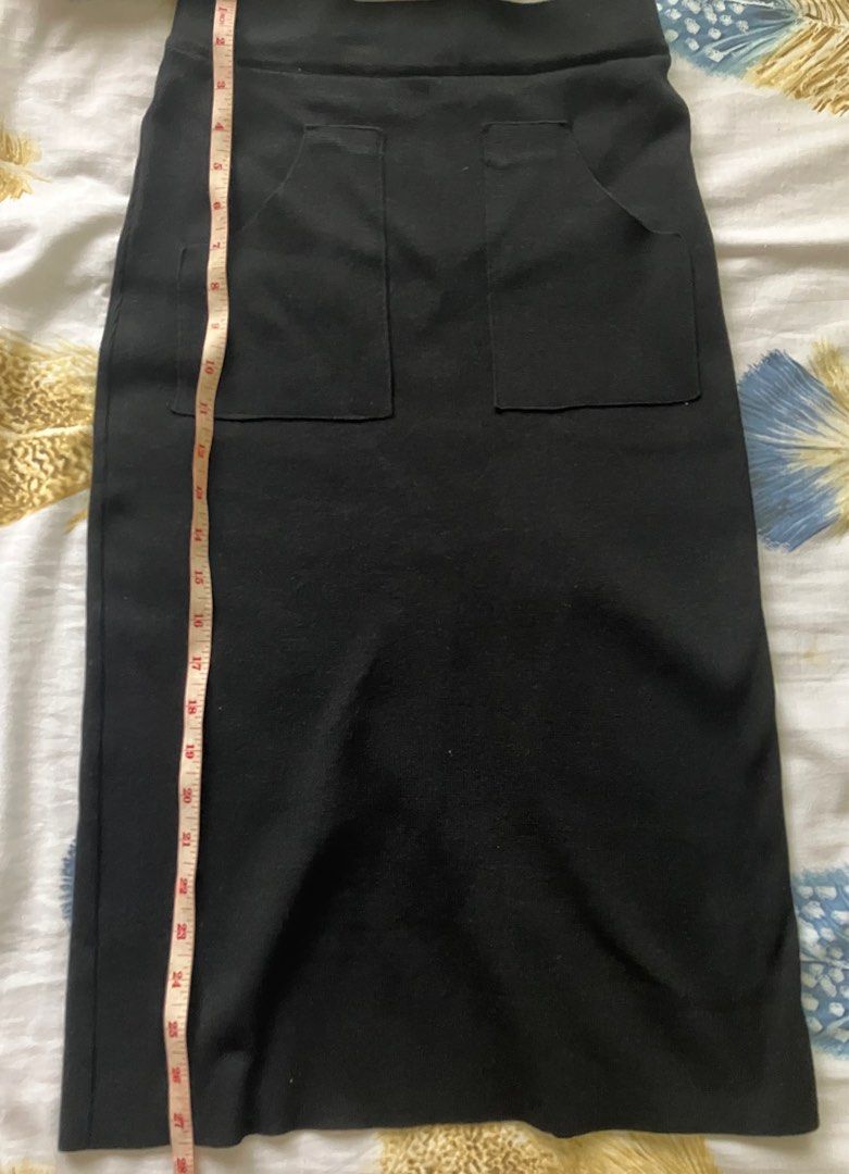 Long Black Pencil Skirt w/ pockets & back slit (Category: Skirts) located in Marikina City. Submitted by denizegb (Listing ID 1350143070, Image 3). Description: SM Woman Pencil Skirt Size XS (Scroll to see measurements) Stretchy fabric, this will comfortably fit a small to medium gal as well. Has two pockets (real, not faux) Bought this at the mall in 2019 and only used it exactly once :) I have nowhere to wear this to anytime soon. Washed, press
