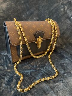(Category: ) located in . Submitted by baglovers18 (Listing ID 1350127832, Image 1). Description: .