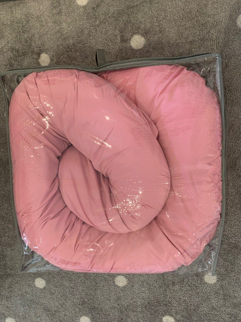 Bloom Maternity Pillow (Category: Maternity Care) located in Pasig City. Submitted by littleryenstreasures (Listing ID 1350120448, Image 1). Description: Bought this for 2k plus Bloom Maternity Cuddle Pillow With Case – Pink A comfy, must-have pillow for the mom-to-be. - Pillow is made with foam - Cover is made of cotton - Supports hips and tummy for a better night’s sleep - Allows multiple positions: belly basic, donut deluxe, the swirl, back to