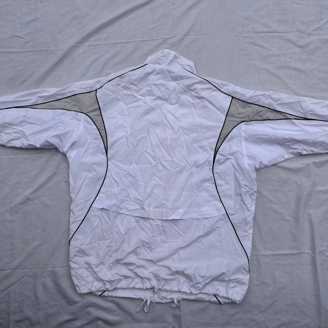Mizuno Windbreaker Jacket (Category: Coats, Jackets and Outerwear) located in Manila. Submitted by gelodeclutterist (Listing ID 1350102639, Image 2). Description: For sale! Mizuno Windbreaker Jacket Size L W23.5” x L29” No issue Excellent Condition Can do meet-ups around Manila or ship via JNT/Lalamove 359 only + SF Take note: Color may vary due to lighting.