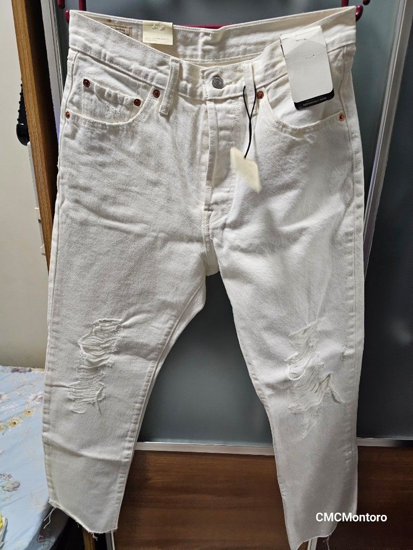Original De-stressed Lev1s 501 white jeans (Category: Jeans) located in Manila. Submitted by bhambi (Listing ID 1350120866, Image 1). Description: Brand new. Purchased in the US. Size 28 (pls refer to the measurement on the photos) RFS: Does not fit me 😔.