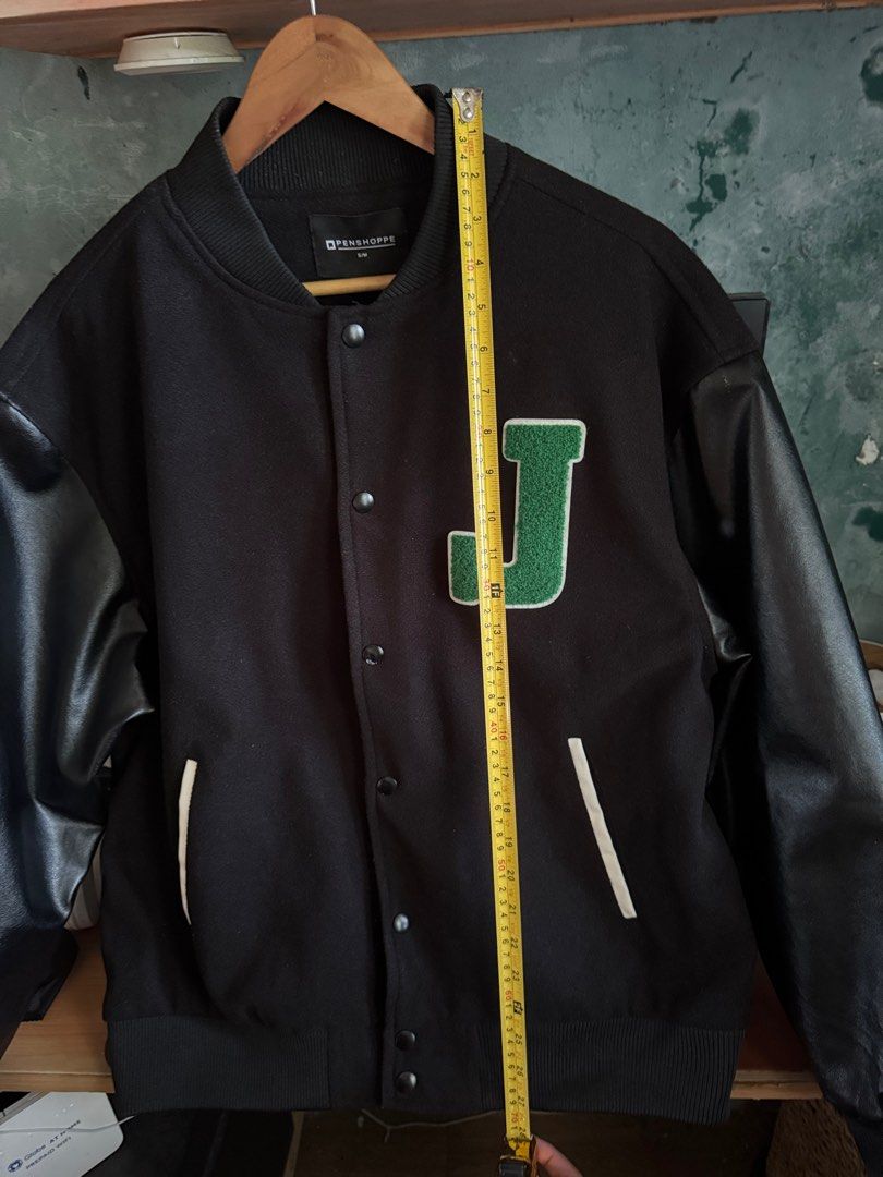 Penshoppe NCT Dream Varsity Jacket (Category: Coats, Jackets and Outerwear) located in Bacoor. Submitted by issa_cd (Listing ID 1350145692, Image 3). Description: - Original orice is ₱2,499 (check the screenshot from L@zada for proof) - Still slightly negotiable - Used twice only - Still in good condition, leather sleeves are still intact and has no flaws - Size: Men SMALL/MEDIUM - This is for Men but I (woman) bought and used it! - I’m a plus si