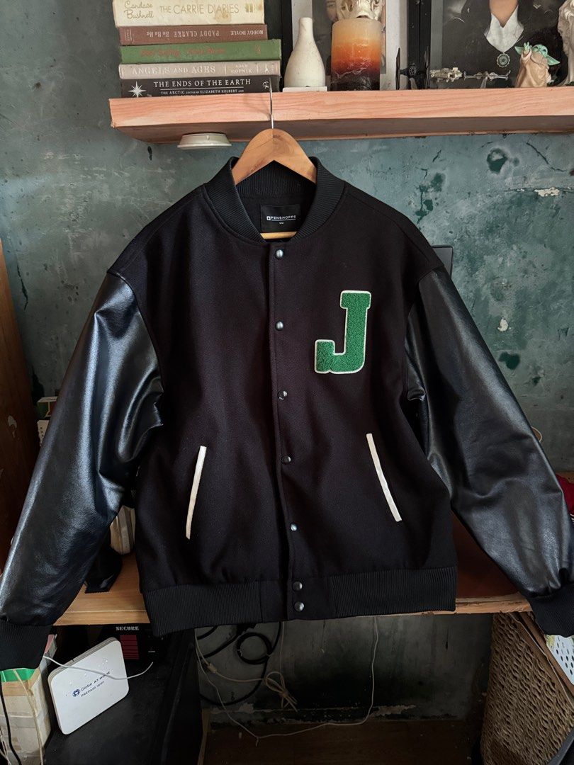Penshoppe NCT Dream Varsity Jacket (Category: Coats, Jackets and Outerwear) located in Bacoor. Submitted by issa_cd (Listing ID 1350145692, Image 1). Description: - Original orice is ₱2,499 (check the screenshot from L@zada for proof) - Still slightly negotiable - Used twice only - Still in good condition, leather sleeves are still intact and has no flaws - Size: Men SMALL/MEDIUM - This is for Men but I (woman) bought and used it! - I’m a plus si