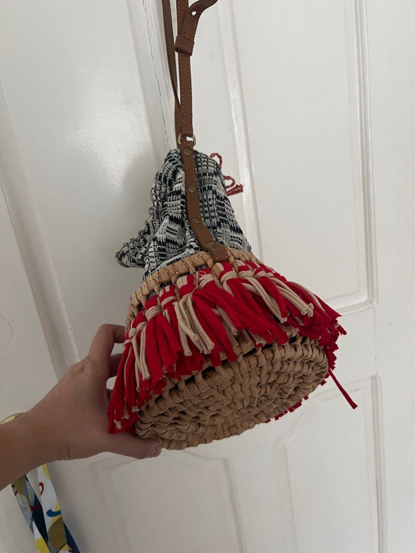 Rags2Riches habi bucket bag (Category: Cross-body Bags) located in Quezon City. Submitted by bitsxpieces (Listing ID 1350137078, Image 2). Description: Used twice RFS: not using it anymore.