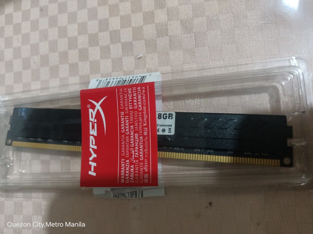 Computer accessories (Category: Hard Disks & Thumbdrives) located in Manila. Submitted by jakeeeey23 (Listing ID 1350107871, Image 3). Description: rush take all as is. 500.