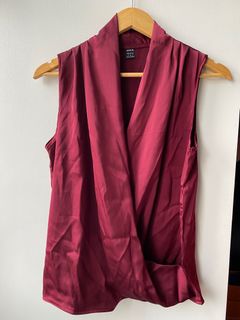 (Category: ) located in . Submitted by brandedclosetsale (Listing ID 1350094921, Image 1). Description: .