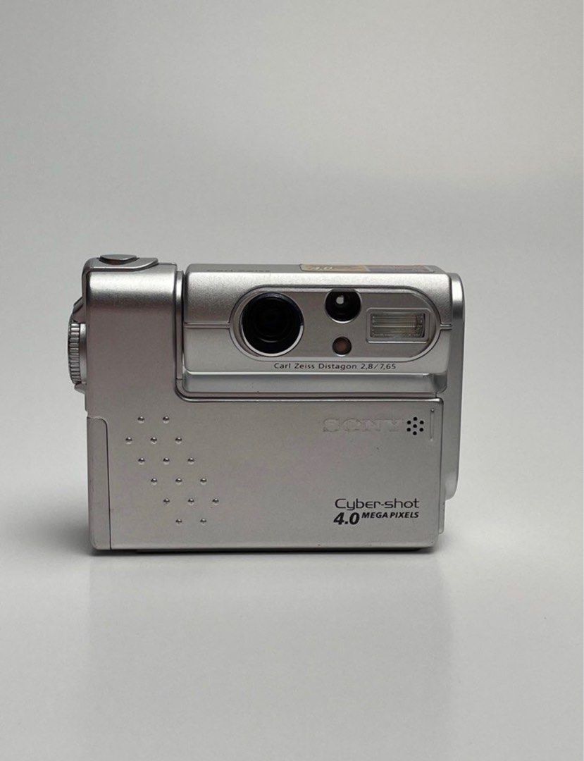 Sony DSC-F77 Cybershot Flip Screen Y2K Digicam CCD Digital Camera