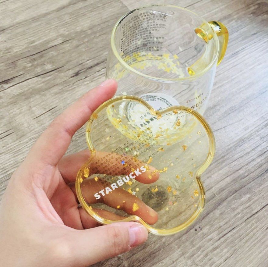 Starbucks China Yellow cold cup 16oz (Category: Coffee & Tea Tableware) located in Carmona. Submitted by _lovedbyquatromarias (Listing ID 1350209390, Image 3). Description: ‼️LAST PRICE POSTED‼️ HS#009 Starbucks China Yellow cold Cup, 16 oz -Super nice nito kasi nagcchange yung flowers ng color if lagyan ng cold drinks ❤️ 🏷 Brand New 🏷 RFS: Decluttering, di ko nagamit kasi meron pa ako isang mug na ginagamit for cold drinks 💳 Php 1500.00 ‼️ Al