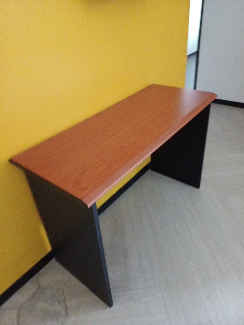 Study Table (Category: Tables & Sets) located in Singapore. Submitted by joebhtan (Listing ID 1350094344, Image 2). Description: Good for study use.