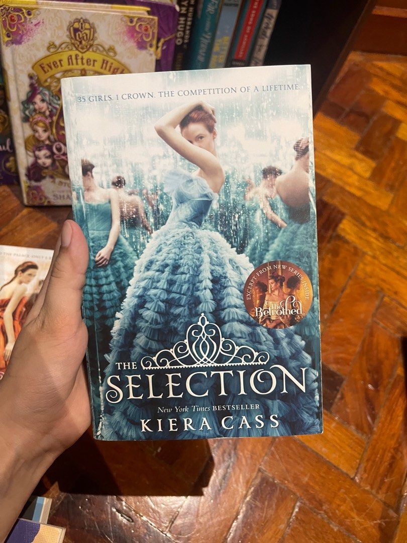 The Selection - Book 1 (Category: Storybooks) located in Bacoor. Submitted by da.clutter (Listing ID 1350084753, Image 1). Description: - yellowish pages but still in good condi! - bought in fullybooked .
