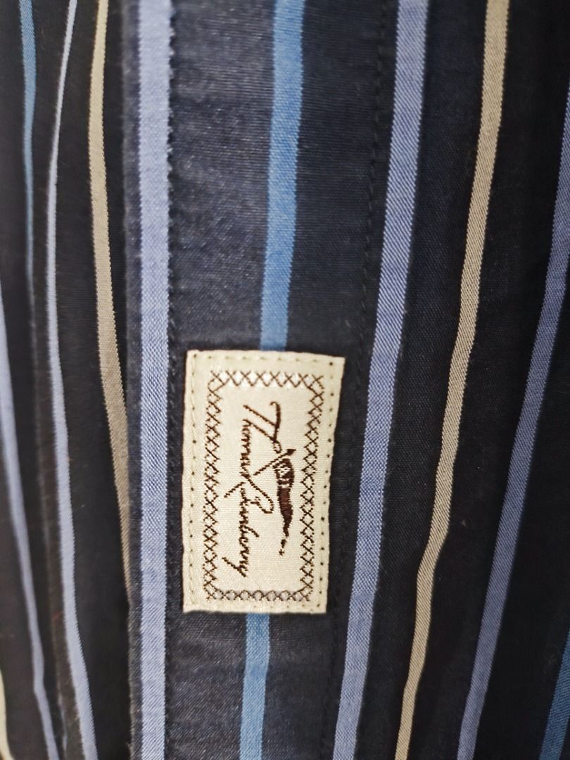 Thomas Burberry Long Sleeve shirt (Category: Formal Shirts) located in Paranaque City. Submitted by donjuan_thegreat (Listing ID 1350219397, Image 2). Description: Item in very good vintage condition Purchased in Spain Made in Morocco Size: Medium Dimensions: L 79.5 cm Sleeve Length 68 cm Shoulder Width 42 cm Armpit to armpit 52 cm For pick-up at UPS 5 Parañaque or can ship at buyer´s expense #ThomasBurberry #Burberry #vintage.