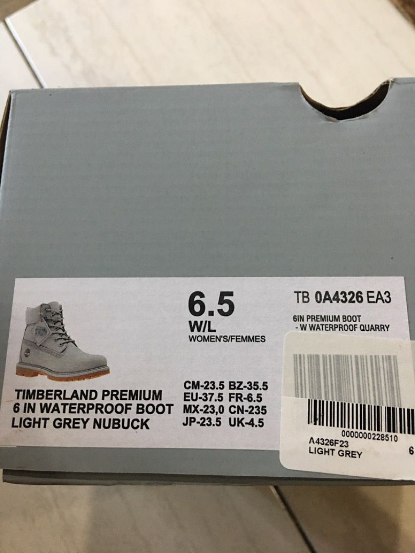 Timberland Premium 6 In Waterproof Boot (Category: Boots) located in Pasig City. Submitted by lbckdavid (Listing ID 1350122043, Image 1). Description: Light Grey Nubuck EU 37.5 / US 6.5 W/L Women’s / Femmes Barely used / Like new Used once in Sapporo Japan 2025 100% Original bought in Timberland Ayala Feliz ( Sept. 2024). Perfect for snowy weather, proven non slip sole Waterproof Will protect your feet from extreme cold RFS- will not be needing i