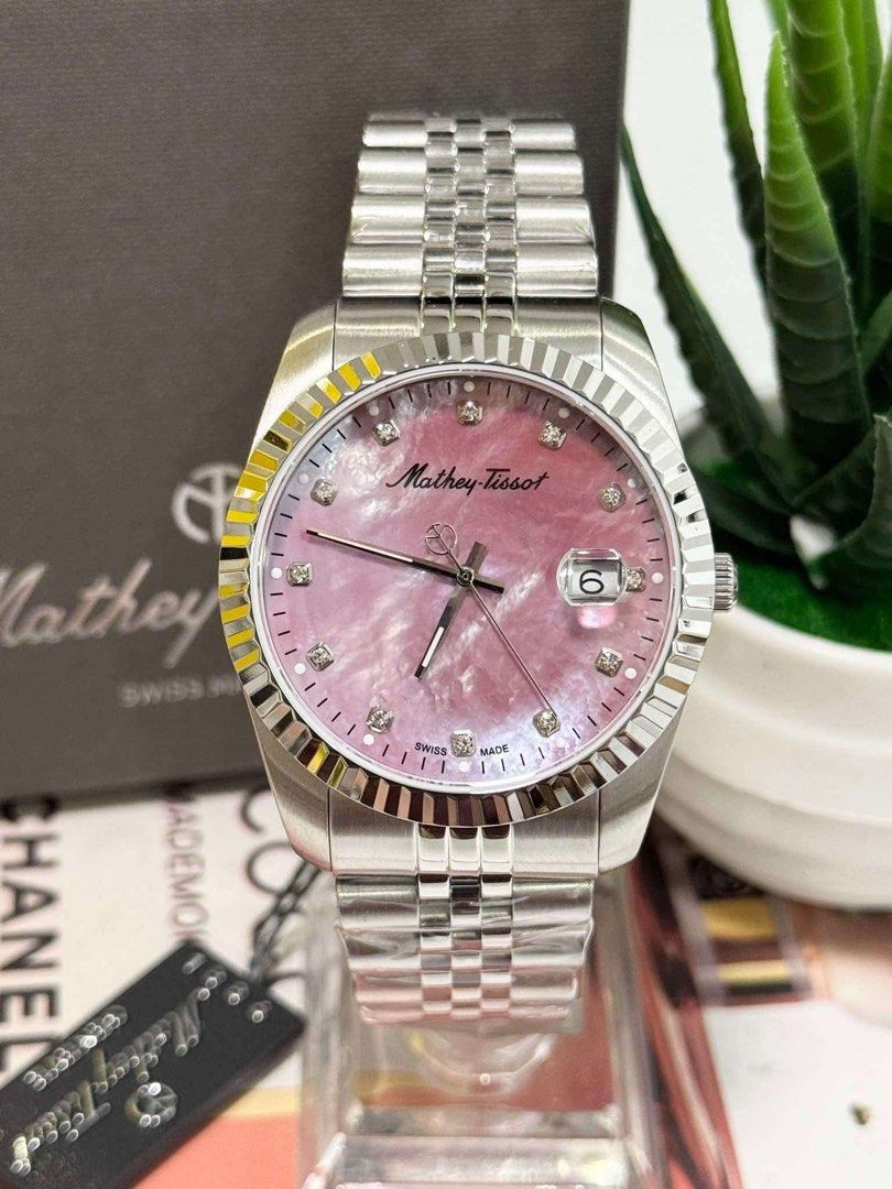 Two tone Watch for Her (Category: Luxury Watches) located in Manila. Submitted by lovieauthenticmerchandise (Listing ID 1350113793, Image 3). Description: .