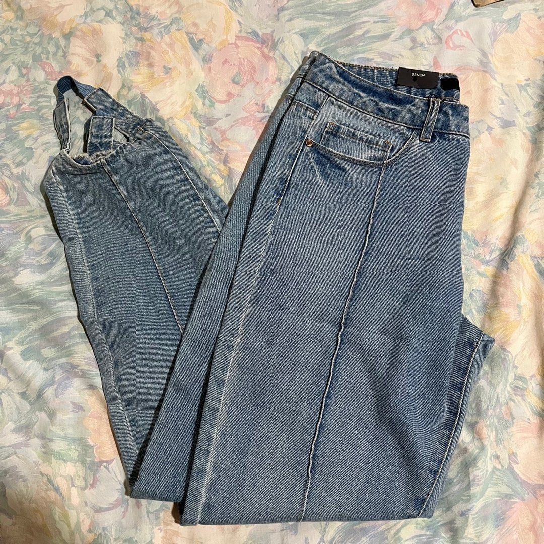 Vera moda blue denim mom jeans/pants (Category: Jeans) located in Santo Tomas. Submitted by dangspreloved (Listing ID 1350146597, Image 3). Description: Brand new with tag Orig pice 1,599 fits small to medium Waist 29-30.
