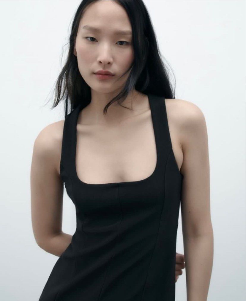 Zara Ottoman Midi Dress (Category: Dresses) located in Manila. Submitted by emercadejas (Listing ID 1350127734, Image 3). Description: Size small on tag. A little stretchable. A classic black dress. Can be paired with anything! RFS. I love the style but it doesn’t suit with my height. 🥹.