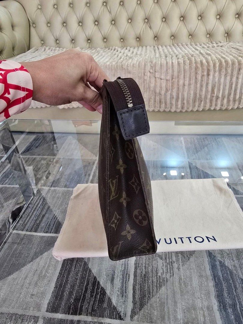 Authentic LV monogram Toiletry Pouch (Category: Luxury Bags & Wallets) located in Quezon City. Submitted by jhaediah (Listing ID 1345233980, Image 3). Description: - Authentic 💯 - L V Toiletry Pouch 26 - Inclusion: with provided dustbag .