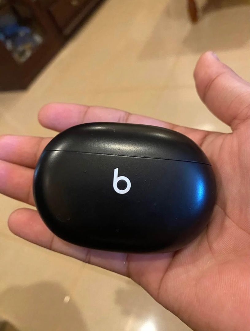 beats studio buds (Category: Earphones) located in Caloocan City. Submitted by stevenvia50415 (Listing ID 1345122040, Image 2). Description: .