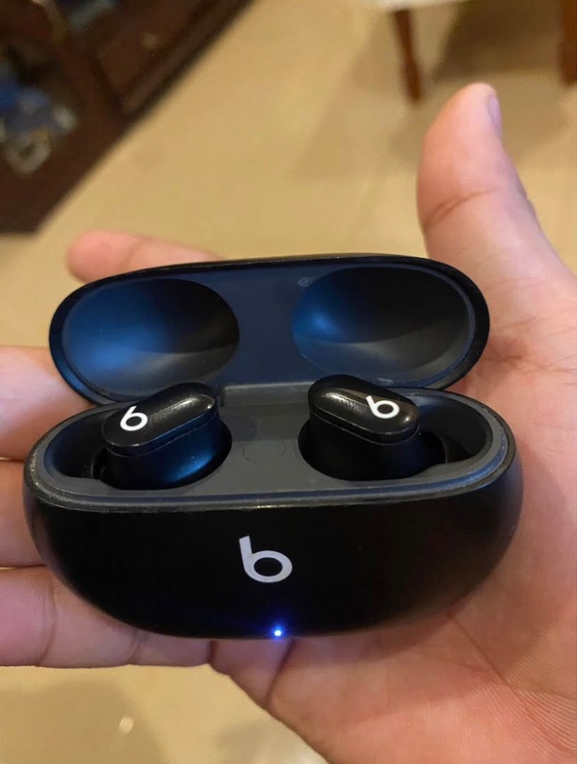 beats studio buds (Category: Earphones) located in Caloocan City. Submitted by stevenvia50415 (Listing ID 1345122040, Image 1). Description: .