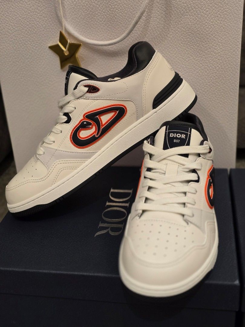 送料込♪【Kaws x Dior】Calfskin with Suede B57 スニーカー Dior x KAWS B57 Low-Top Sneaker Limited and Numbered Edition