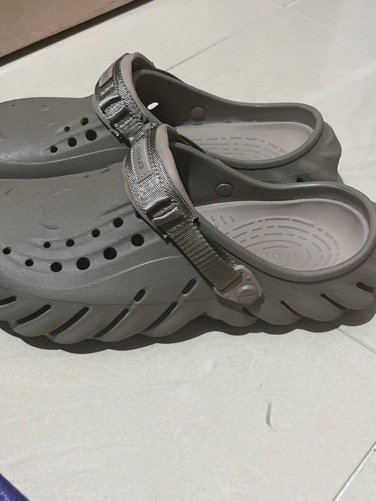 Crocs echo （分類：拖鞋）位於 Hong Kong。 由 lastpurchaser 提交（商品編號 1345291617，圖片 3）。簡介： 價錢不議。