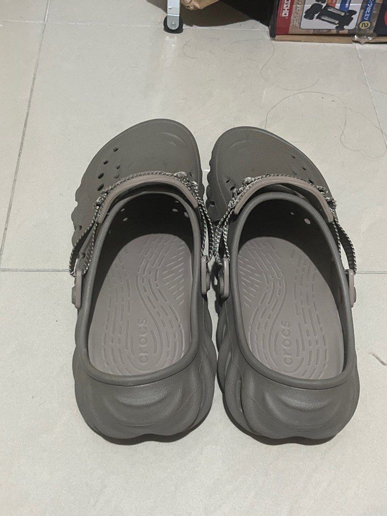 Crocs echo （分類：拖鞋）位於 Hong Kong。 由 lastpurchaser 提交（商品編號 1345291617，圖片 4）。簡介： 價錢不議。