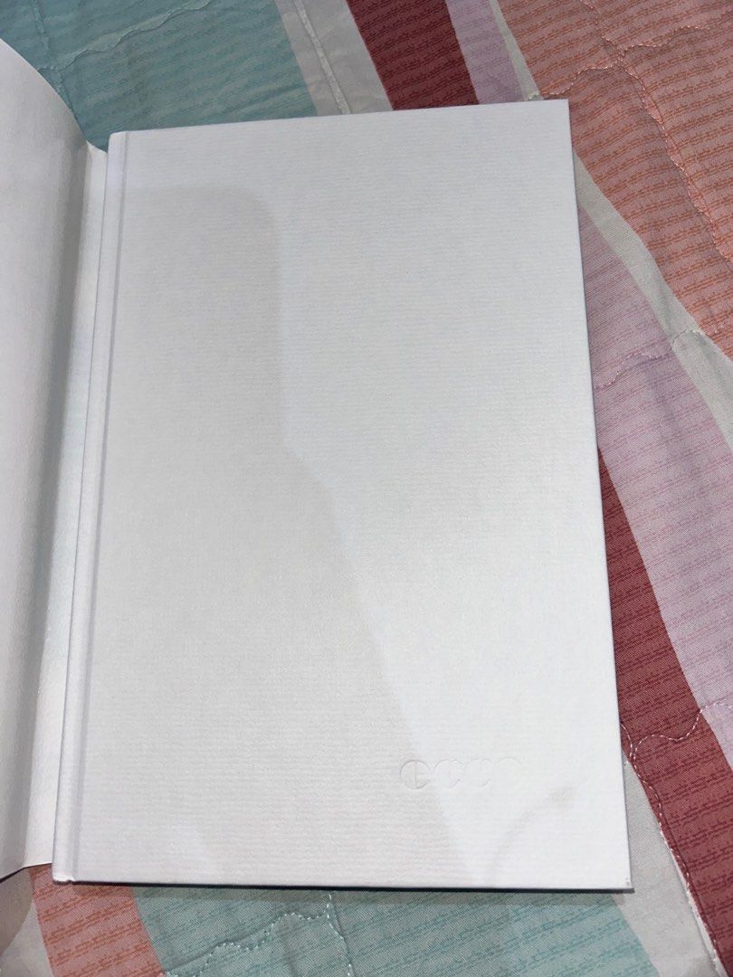 Dearly by Margaret Atwood (Hardbound) (Category: Storybooks) located in Lupon. Submitted by nichibox (Listing ID 1345218342, Image 3). Description: Hardbound Dearly by Margaret Atwood (500+shipping) genre: poetry paperback original price is 1063 on fully booked orange app mall (see last slide) condition: brand new, never been read, unsealed since purchase (slight dust and/or discoloration due to the dust jacket color as declared on the pictures) 
