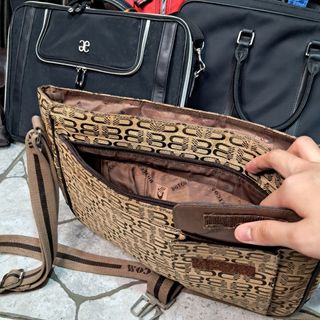 (Category: ) located in . Submitted by bagsandclothing (Listing ID 1345212245, Image 1). Description: .