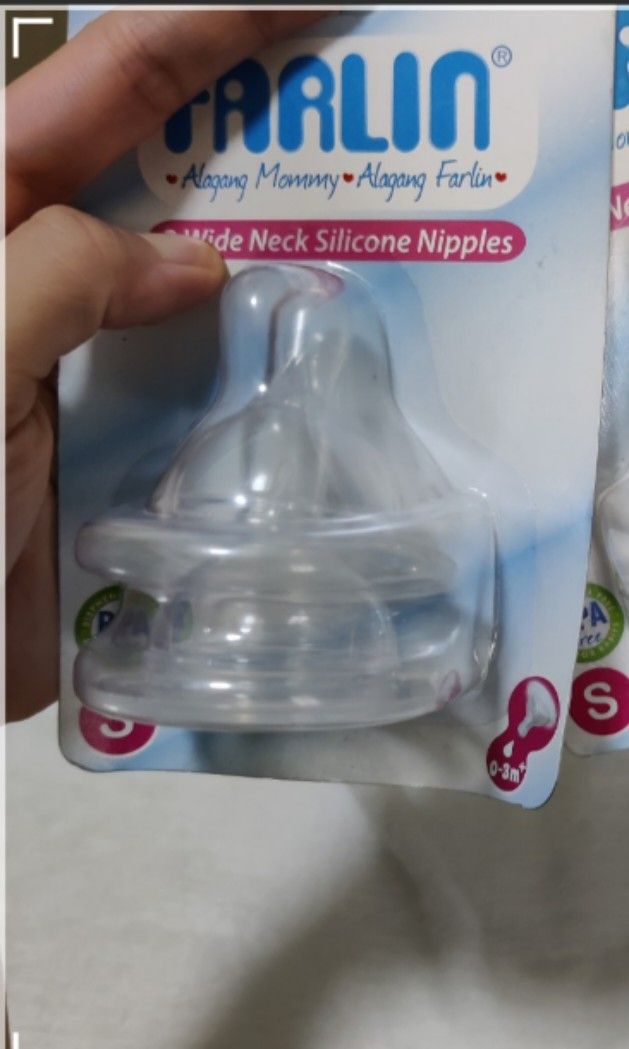 FARLIN wide-neck silicone nipples (Category: Breastfeeding & Bottle Feeding) located in San Juan City. Submitted by dantarg (Listing ID 1191538843, Image 1). Description: -unopened, package still intact -no issues -rfs: baby prefers Avent Natural teats.