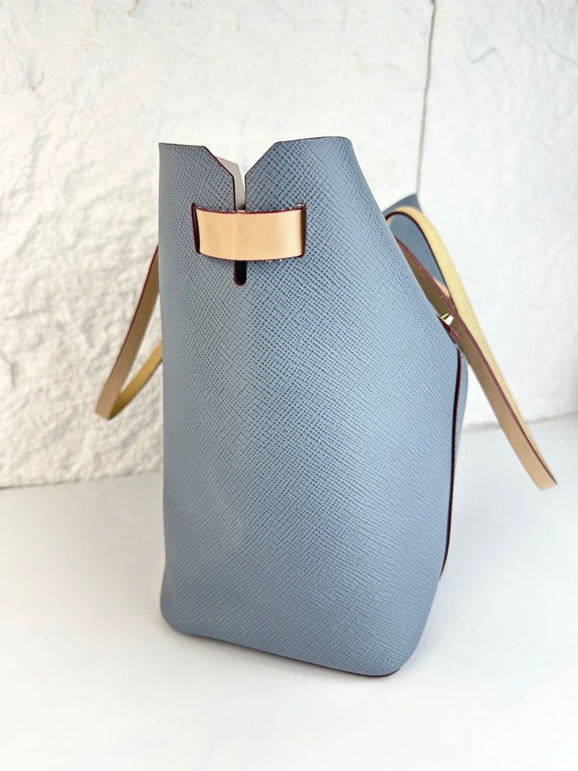 FURLA Gaia Tote Bag (Category: Tote Bags) located in Manila. Submitted by luvluxe.mnl (Listing ID 1345159617, Image 3). Description: Authentic Large size Like new! Super nice!! Pretty colorway.