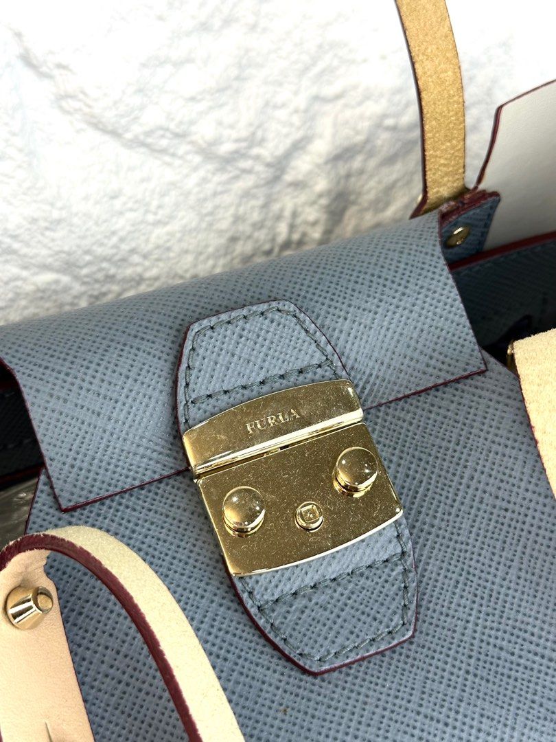 FURLA Gaia Tote Bag (Category: Tote Bags) located in Manila. Submitted by luvluxe.mnl (Listing ID 1345159617, Image 2). Description: Authentic Large size Like new! Super nice!! Pretty colorway.