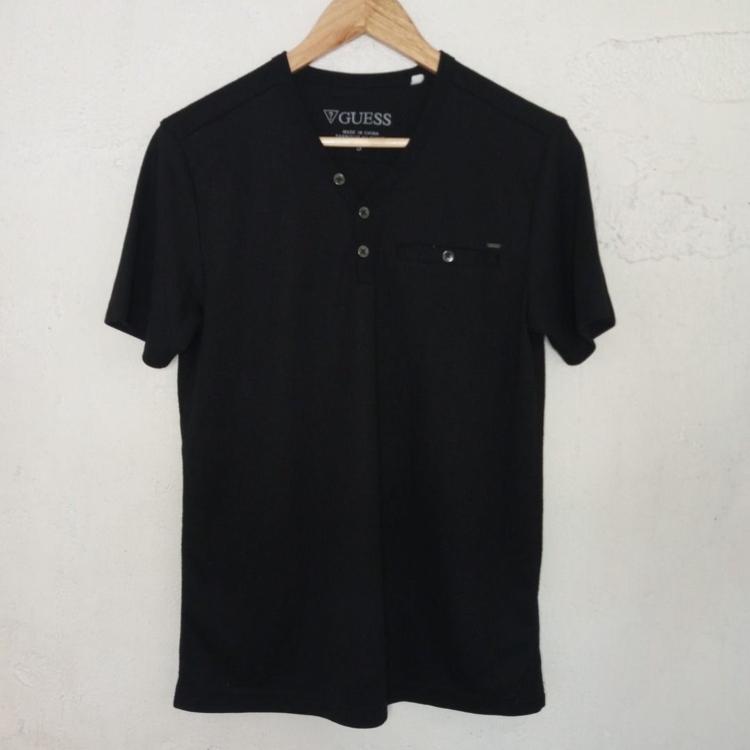 Guess Tshirt (Category: Tshirts & Polo Shirts ) located in Tagum. Submitted by nosfe (Listing ID 1345300301, Image 1). Description: Size: M-L S on Tag Good As New.
