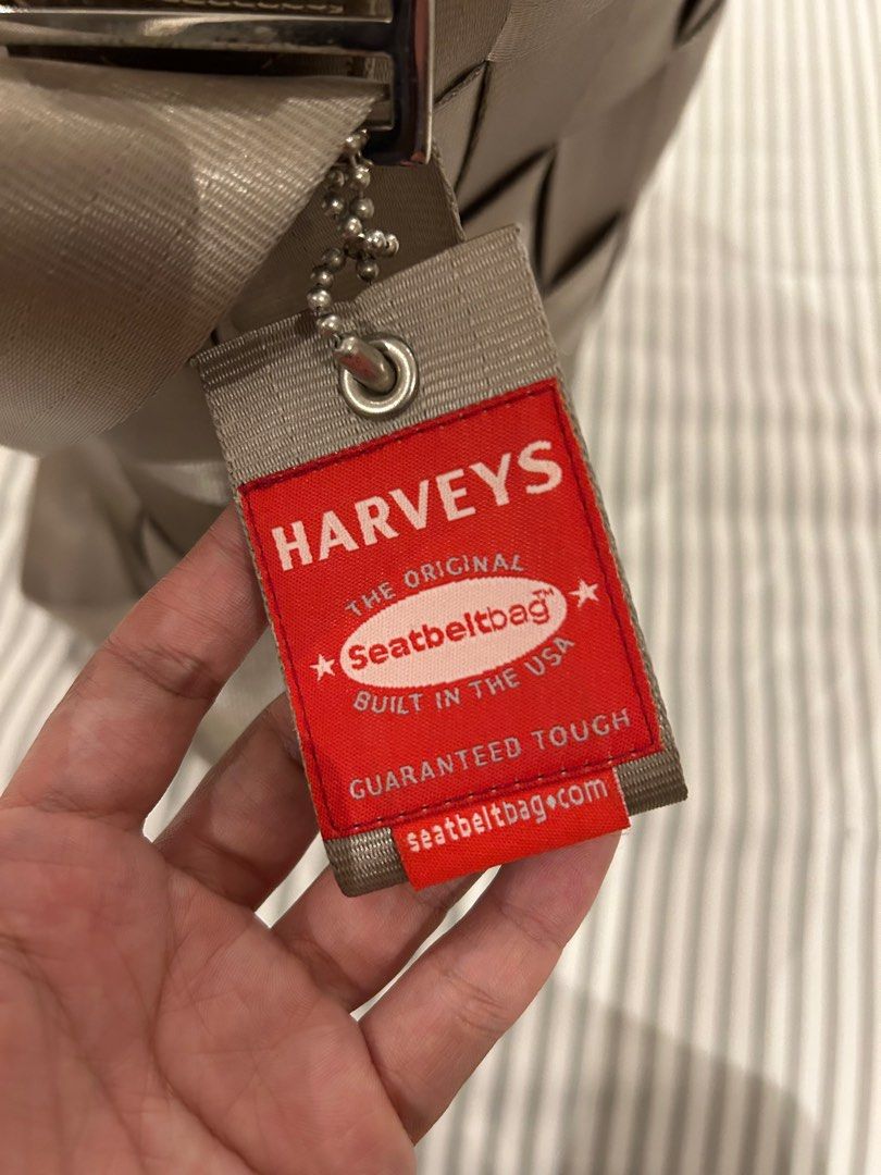 Harveys Seatbelt Bag (Category: Cross-body Bags) located in Makati City. Submitted by aprildyan (Listing ID 1345216308, Image 3). Description: .