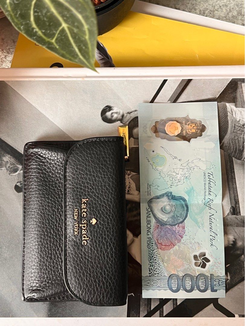 Kate Spade Dumpling Flap Card Holder Wallet (Category: Luxury Bags & Wallets) located in Manila. Submitted by hazelnut777 (Listing ID 1343226274, Image 2). Description: DM for more photos and details 🍒.